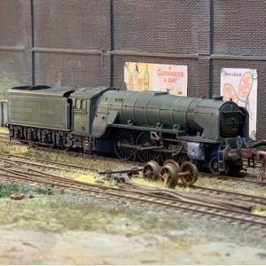 British Railways A2 Class weathered locomotive, OO gauge. Ref A52