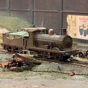 Scrapyard locomotive, heavily rusted and weathered OO gauge SE&CR Wainwright C Class. Ref Z9