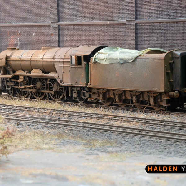 OO gauge locomotive. Heavily rusted and weathered Flying Scotsman. Ref Z1B