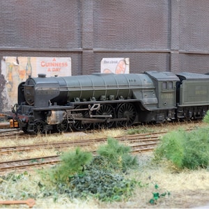 British Railways A2 Class weathered locomotive, OO gauge. Ref A40