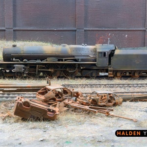 Princess Royal Class weathered locomotive, OO gauge. Ref A7