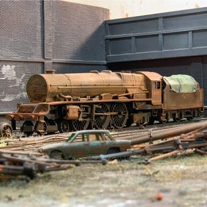 OO gauge locomotive weathered LMS Princess Royal. Ref Z6