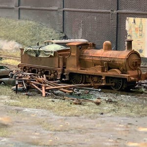 Scrapyard locomotive, heavily rusted and weathered OO gauge SE&CR Wainwright C Class. Ref N9