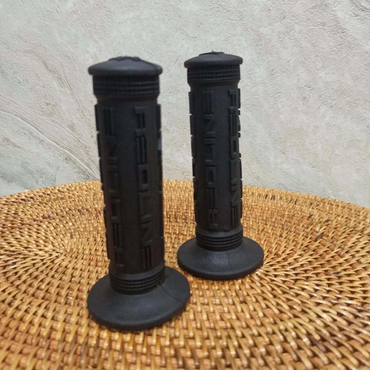 Old School AME Tri Retro Vintage BMX Bike Grips - Redline GT Haro SE - RED