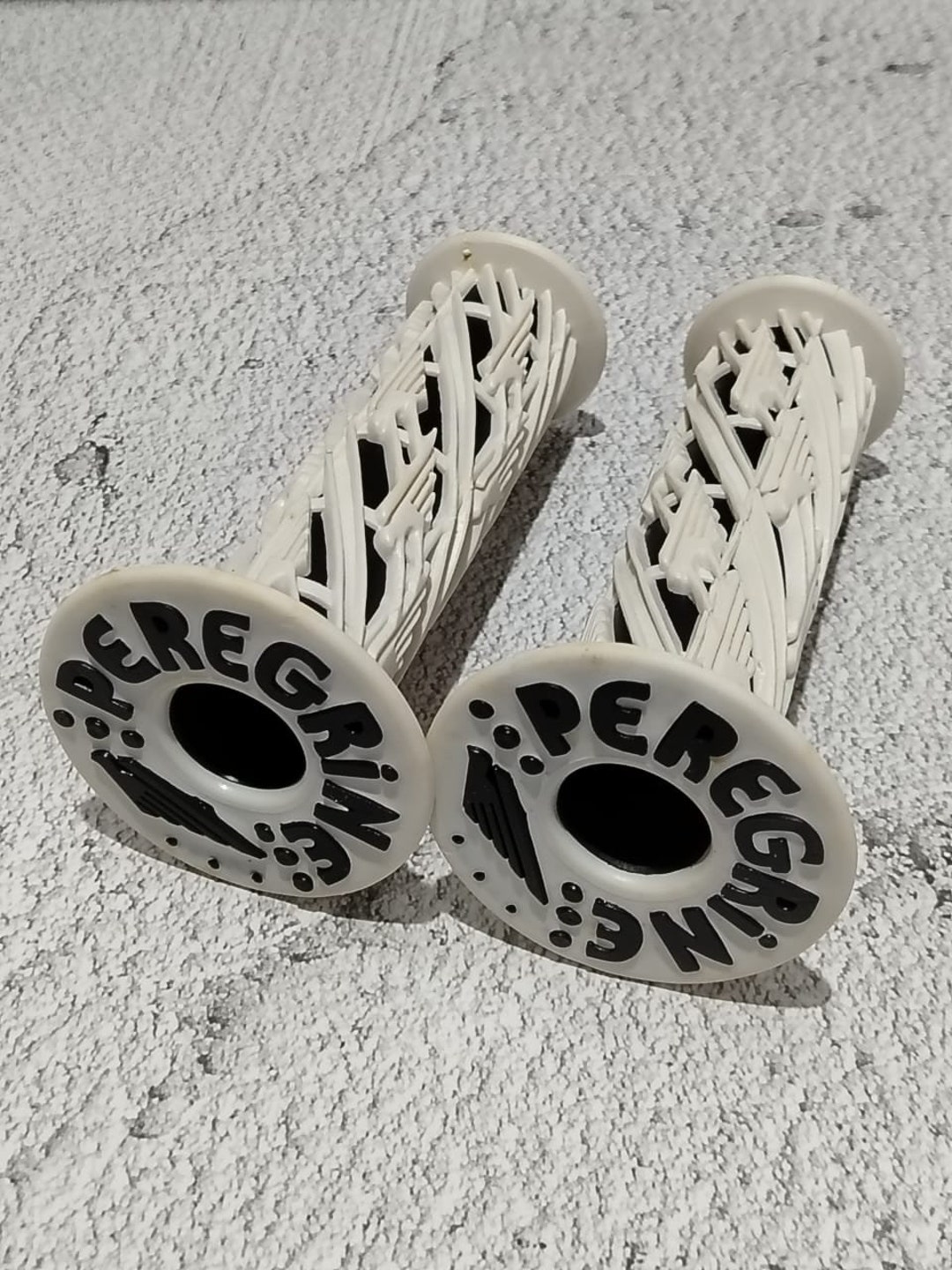 Rare Vintage White Peregrine Grips Handgrips NOS Old School Bmx