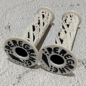 Rare Vintage White Peregrine Grips Handgrips NOS Old School Bmx  Haro Redline Kuwahara GT Skyway CW Freestyle Ogk Tange Dyno