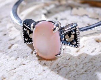 Sterling Silver Pink Mother of Pearl Ring, Marcasite Bowtie Design, Vintage Stacking Ring