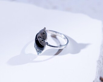 Calypso Onyx Shell Ring