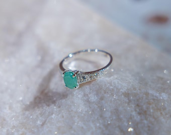 Emerald Marcasite Ring – Vivid Oval Gemstone Statement Jewelry