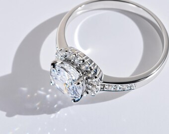 Vera Ring: Round Cubic Zirconia, Clean Silver Setting, Effortless Sparkle