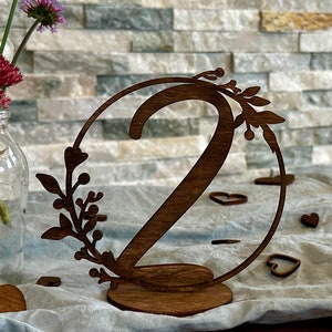 Tafelnummers trouwronde | hout | Zitindeling | Vieren