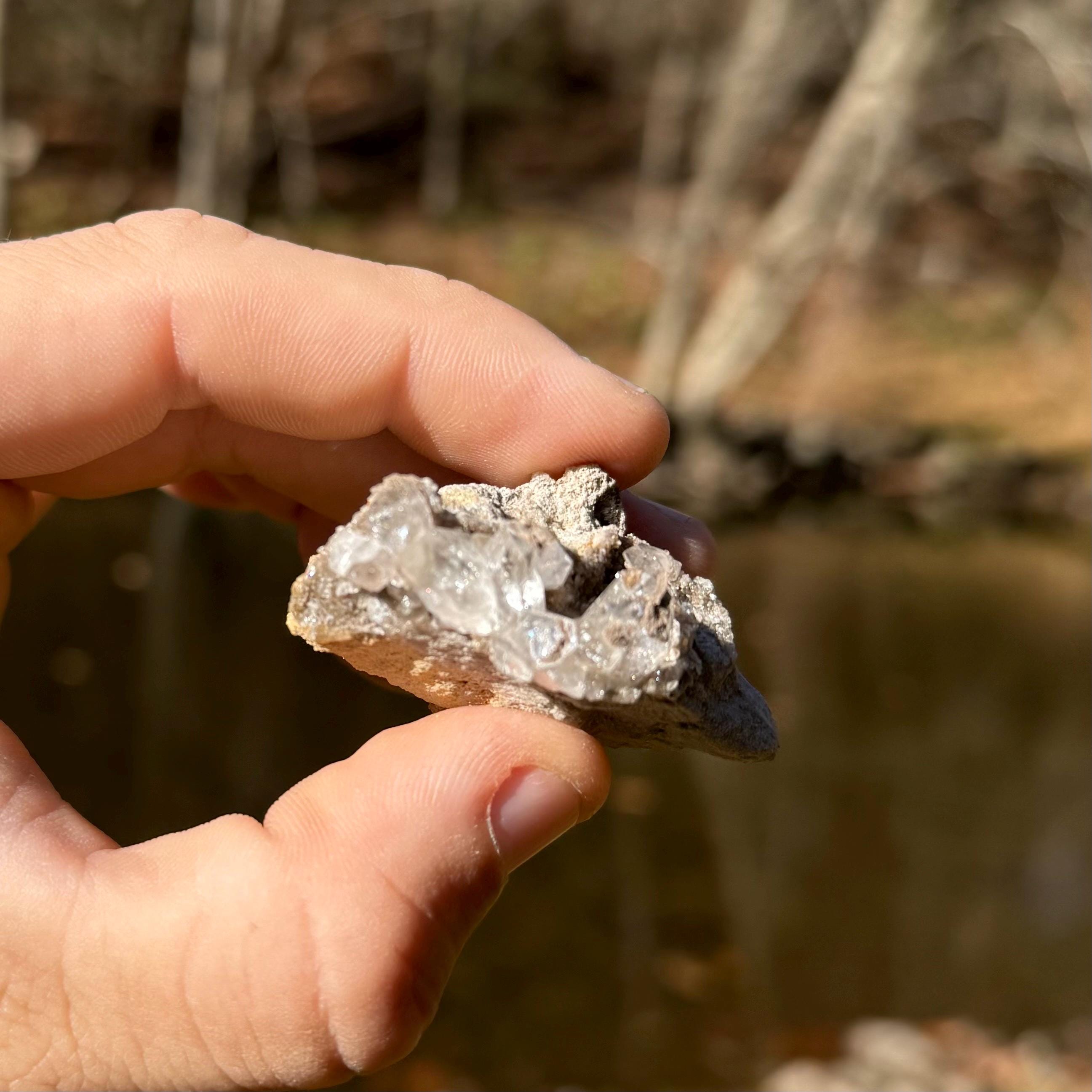 ハーキマーダイヤモンドクラスター（マトリックス上）｜天然