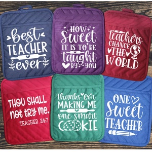 Teacher Appreciation Pot Holder with Pocket | Great Teacher Gift | Oven Mitt Teacher Gift