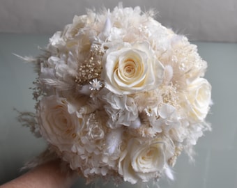 Brautstrauß aus Trockenblumen mit 6 großen stabilisierten Rosen, Trockenblumenstrauß, Boho Style