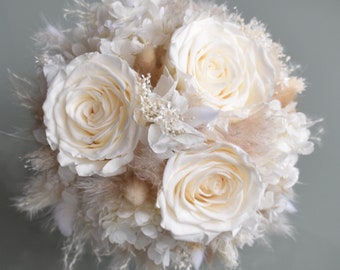 Brautstrauß aus Trockenblumen mit 3 großen echten stabilisierten Rosen, Trockenblumenstrauß Boho Style