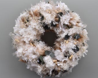 Dried flower wreath in white/cream with eucalyptus, door wreath, wall decoration, table decoration, boho style, modern and durable