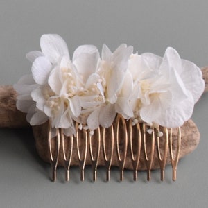 Hair comb with dried flowers in white/cream image 8