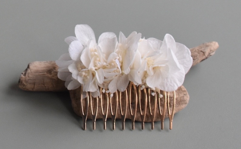 Hair comb with dried flowers in white/cream image 8