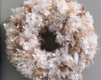 Dried flower wreath in white/cream and natural tones, door wreath, wall decoration, table decoration, boho style, modern and durable