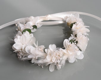 Bracelet made of dried flowers