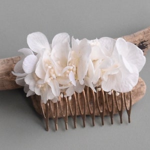 Hair comb with dried flowers in white/cream image 9