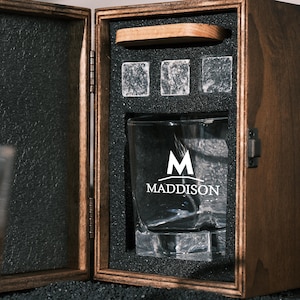 Personalized Whiskey Glass Set with Engraved Wooden Box - Engraved Whiskey  Set for man,Custom Whiskey Glasses ,Gift for men