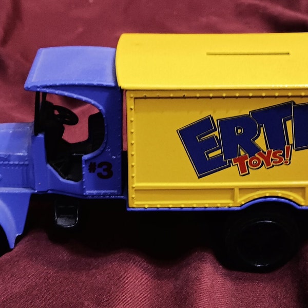 Vintage 1993 Ertl Die Cast Metal Kenworth Toy Truck Piggy Bank with Key