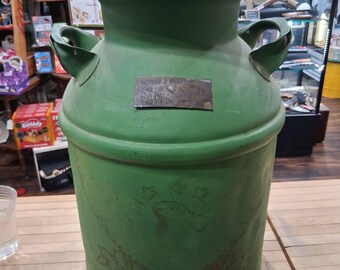 Lata de leche de metal verde Henry J Freise Palatine Illinois Permiso de leche cruda Vintage