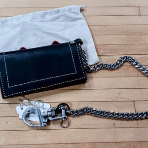 Cartera de motociclista de cuero hecha a mano con cadena: estilo camionero minimalista