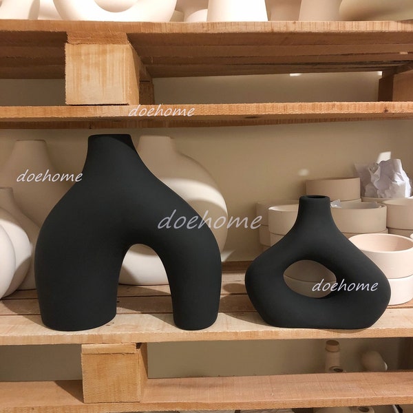 Set of 2 Circular Black Hollow Ceramic Vase, Small and Large Donut Vase, Nordic Style Hollow Round Vas Decor, Housewarming Gift ,Ring Vase