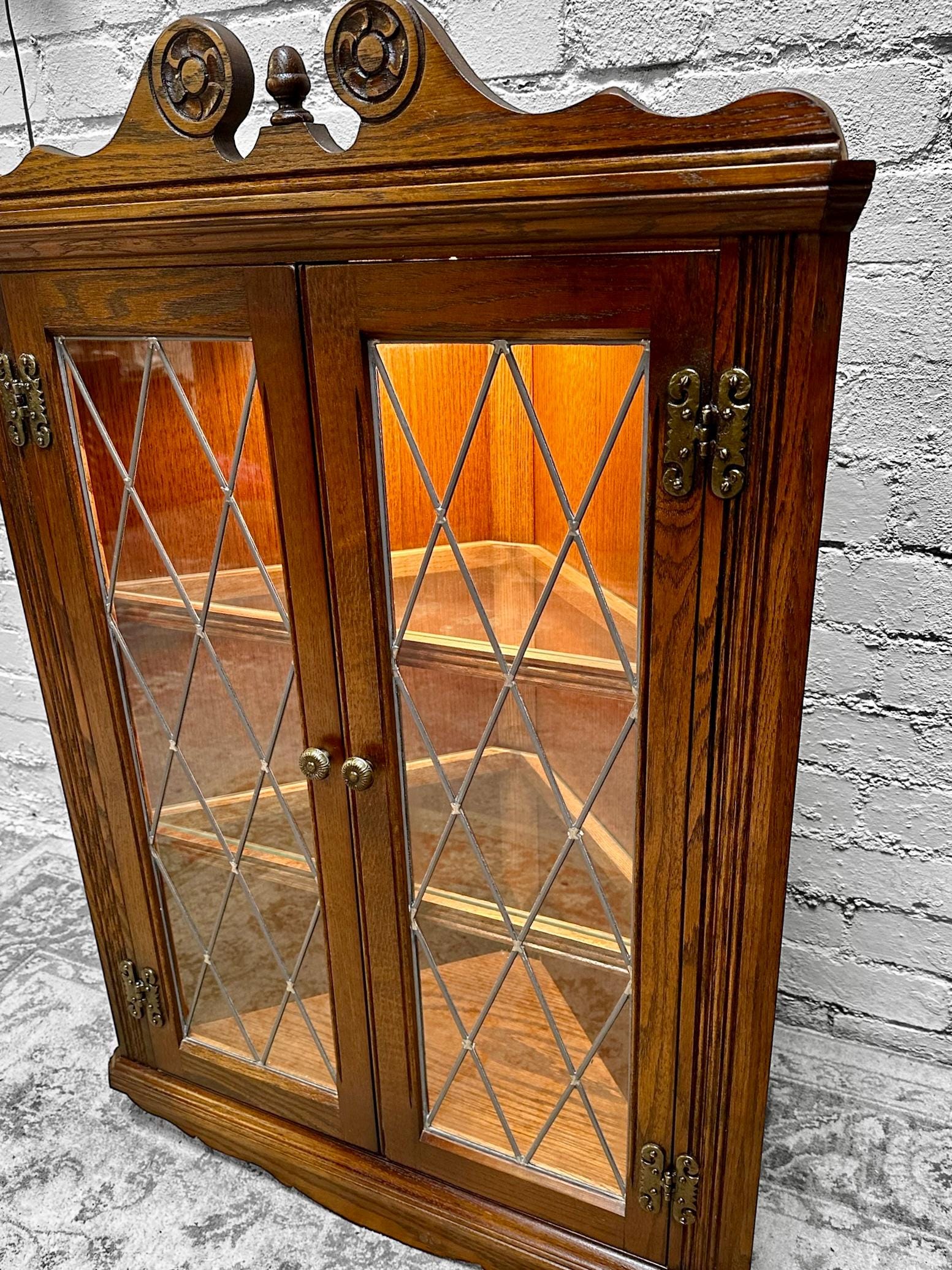 Vintage Old Charm Wood Brothers / Oak Hanging Corner Cabinet C1960 / Leaded  Glass Door / FREE DELIVERY - Etsy