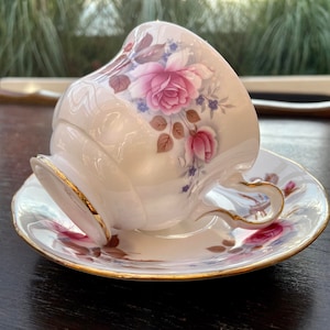 Vintage pretty shore & coggins Queen Anne tea set / dated 1970 / Set tea cup and saucer