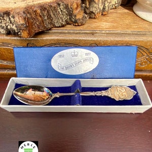 Queen Elizabeth Silver Jubilee Souvenir Spoon-1952-1977 GRC EPNS / Free DELIVERY / Orginal Boxed