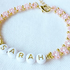 Personalized Daisy Name Bracelet, Custom Beaded Daisy Bracelet, Pink Daisy Jewelry, Personalized Friendship Bracelet, Handmade Bracelets