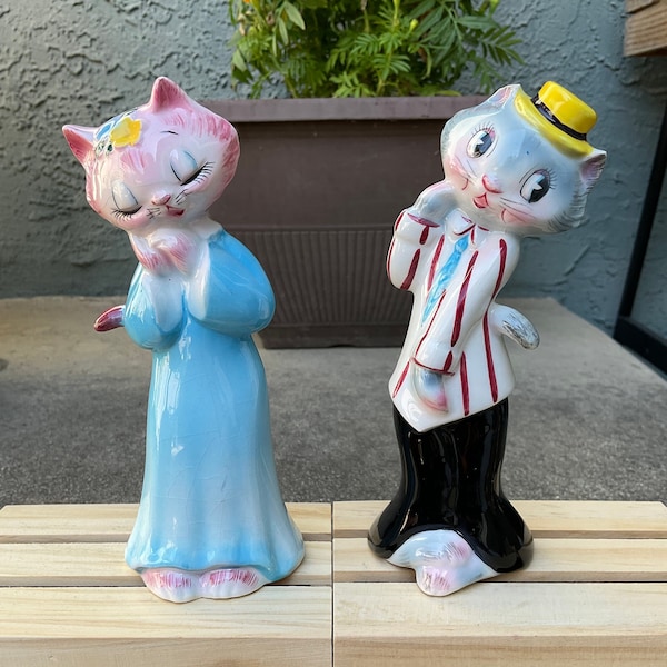 Vintage Large Courting Cat Salt and Pepper Shakers