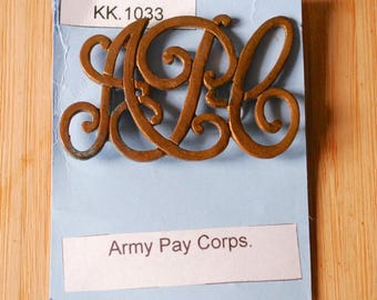 Army Pay Corps (APC Monogram) 1898-1900 Brass Other Ranks' metal cap badge KK 1033