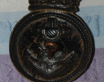 WW1 Royal Navy Petty Officers Brass Cap Badge no split pin
