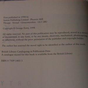 K&ouml;nnte beinhalten: Ein Buch mit dem Titel "Worth Winning" und Copyright-Informationen. Die Copyright-Informationen beinhalten den Verlag, Sutton Publishing Limited, und den Autor, George Forty. Das Buch wurde erstmals 1998 ver&ouml;ffentlicht.