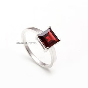 Ring met vierkante granaat: 925 sterlingzilver januari-geboortesteen