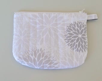 Small cotton cosmetic bag | Quilted makeup bag | Handmade zippered bag | Organizer | Gift for her
