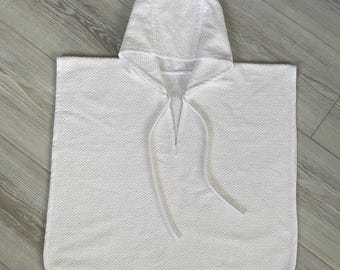 Children's hooded bath cape made of cotton terry cloth with a waffle texture | 50 x 45 cm