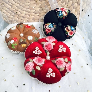 Hand Embroidered Pin Cushion | Round Pumpkin Pincushion | Sewing Room Decor | Gift for Her | Christmas Gift | Pin Accessory | Pin Keeper
