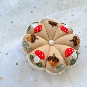 Hand Embroidered Pin Cushion | Round Pumpkin Pincushion | Sewing Room Decor | Gift for Her | Christmas Gift | Pin Accessory | Pin Keeper