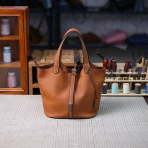 DIY Full-Grain Leather Bucket Bag Kit with Semi-Corrected Finish - Tutorial Video Included | Perfect Christmas Gift