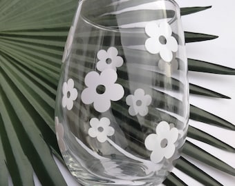 Retro Daisy Wine Cup