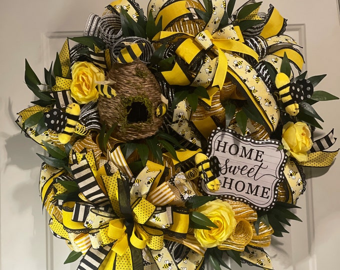 Bumble Bee Wreath, Bee Wreath for Front Door, Beehive Wreath, Summer Bee Wreath, Spring Bee Wreath, Bee Wreath Decor, Bee Wreath with Sign
