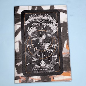 Zine Five of Magpies + Tarots personnalisés . Perzine vintage vibes fait main