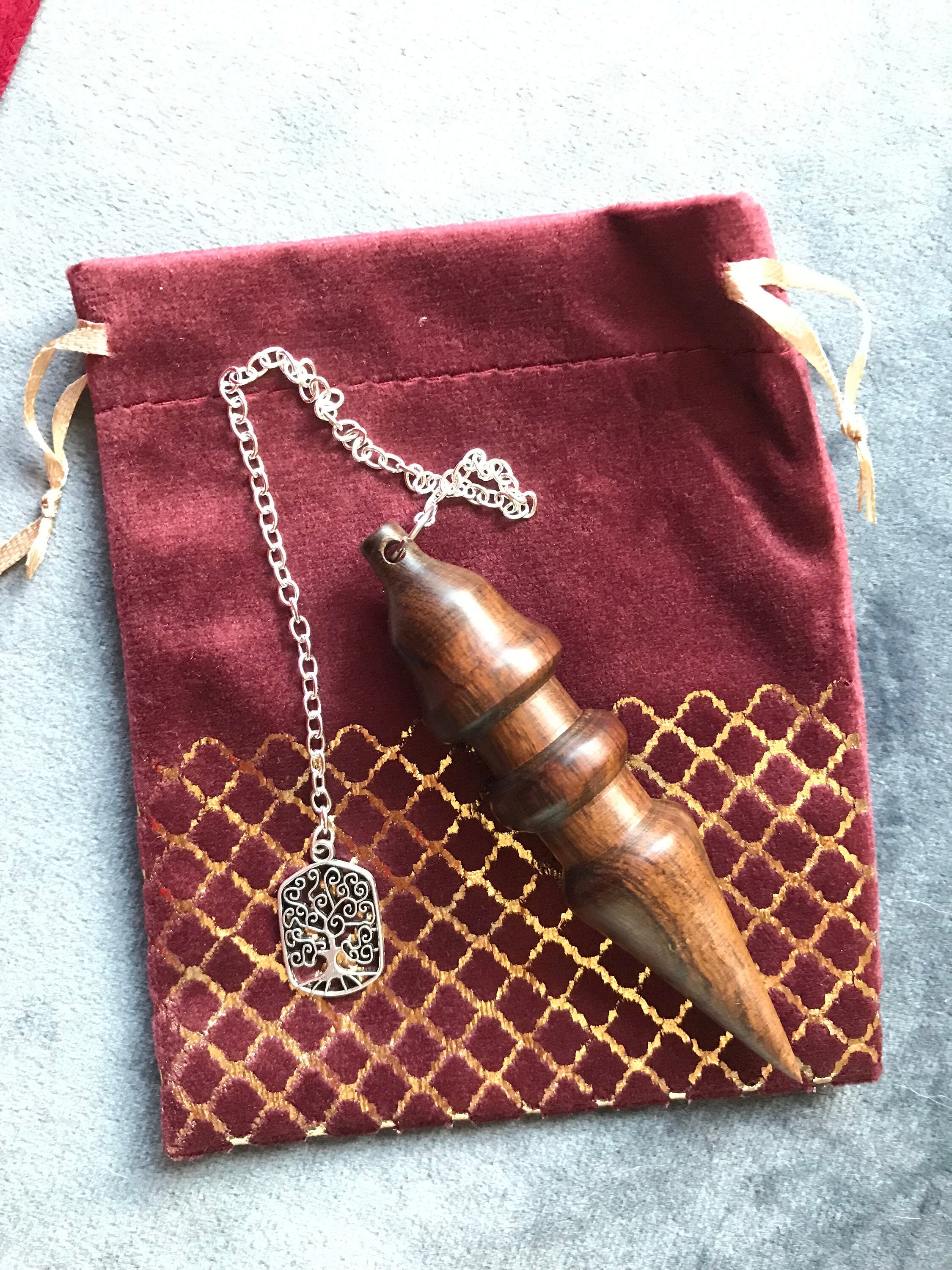 Pendule de Radiesthésie en Bois Fer