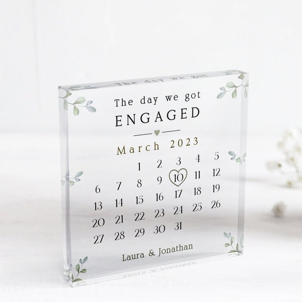 Engagement Gift | The Day We Got Engaged Keepsake | Fiance Gift | Fiancee Gift | Personalised Engagement Gift | Newly Engaged Couple Gift
