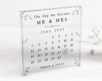 Wedding Gift | The Day We Became Mr & Mrs Keepsake | Husband Gift | Wife Gift | Personalised Wedding Gift | Newly Married Couple Gift